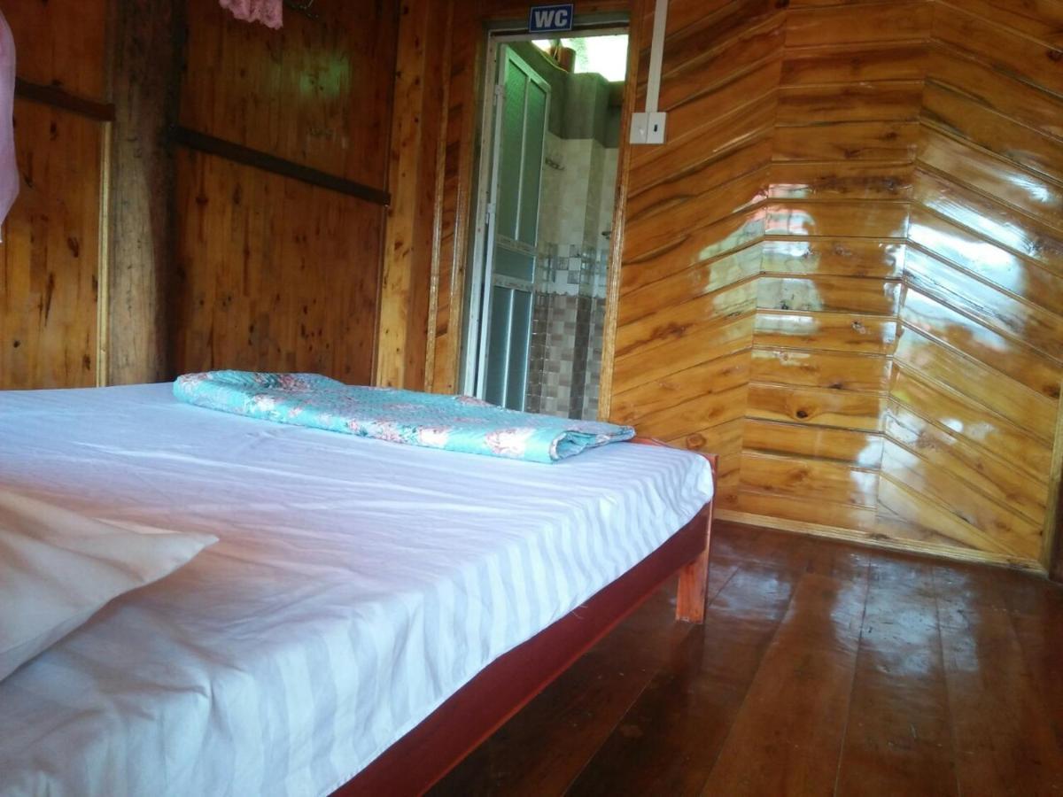 Tran Xuan Homestay Ba Be Village Exterior foto